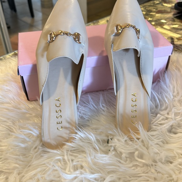 FLAT TRIANGLES TOE MULE SIZE 8 NEW NEVER WORN - Picture 3 of 3